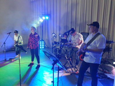 Концертная программа народной вокально-инструментальной группы "СССР".